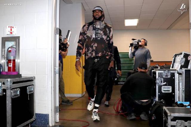 英媒：利兹联有意在冬窗引进米兰前锋希门尼斯（英媒：利兹联拟冬窗签下米兰前锋希门尼斯）