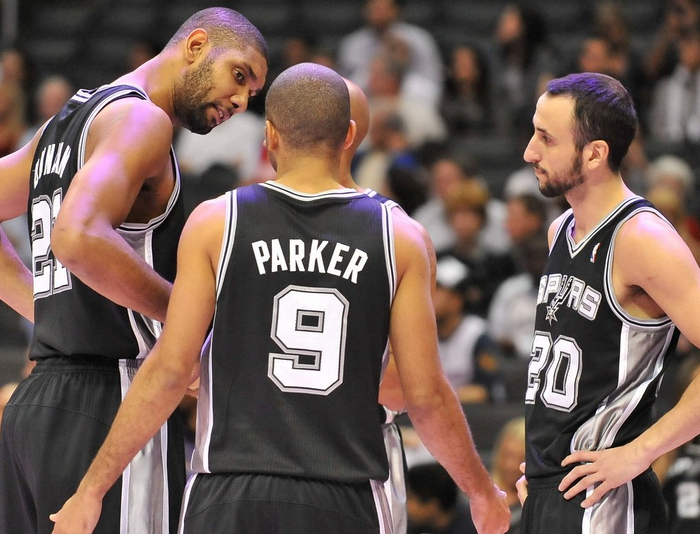 掘金约基奇豪取三双助球队连胜（约基奇砍下三双，掘金连胜再下一城）