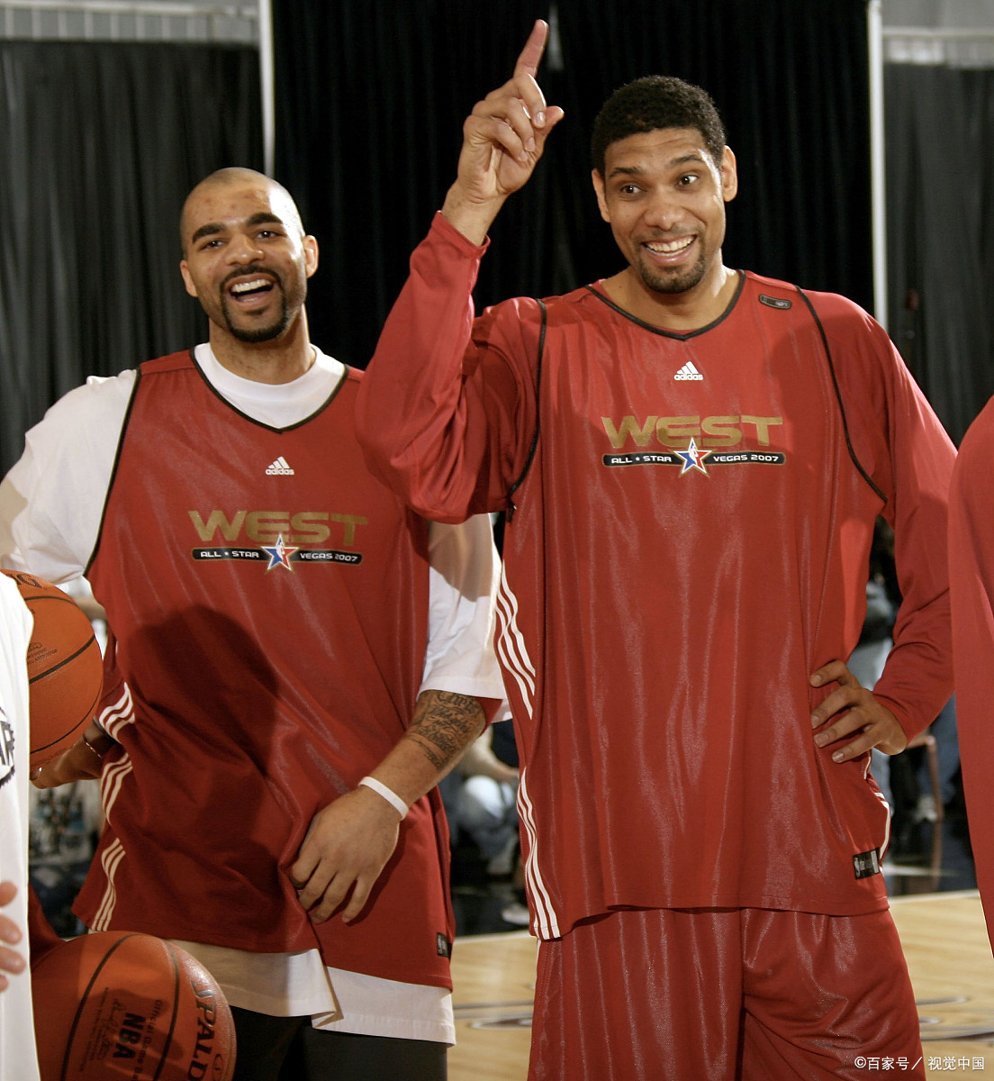 队报：登贝莱预计11月底复出，巴黎正在权衡他能否出战热刺（队报：登贝莱或将于11月下旬复出，巴黎考虑是否让其对阵热刺）