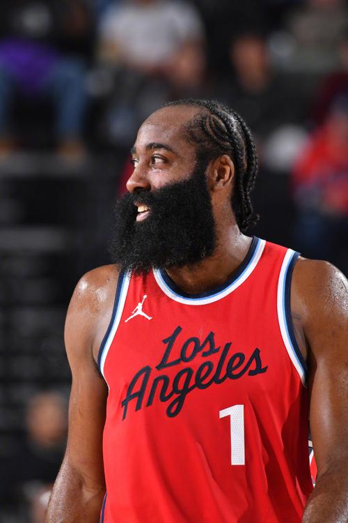 马刺晋级决赛每位球员奖金达20.6万美元，夺冠将超50万（马刺晋级决赛，球员人均奖金20.6万美元，若夺冠将超过50万美元）