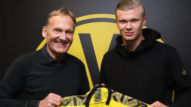 CBA：广东男篮顶住压力 力克广厦（CBA：广东男篮抗压制胜 击败广厦）