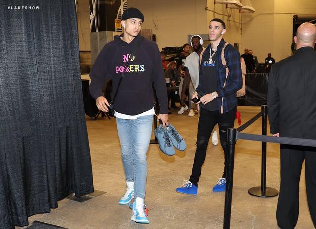 足协杯决赛火爆，观众超3.5万，票房破700万（足协杯决赛热度飙升：3.5万观众到场，票房突破700万）