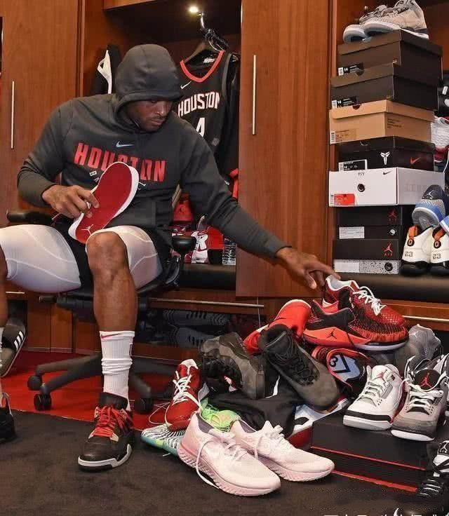 分道扬镳？萨拉赫与球队高层已达成重要一致，核心球员偏向支持斯洛特（共识达成！萨拉赫与高层步调一致，队内核心多倾向支持斯洛特）