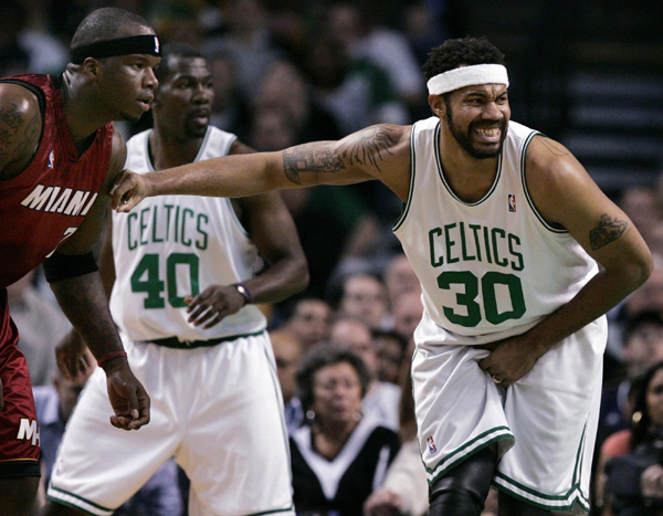 本赛季皇马状态下滑，马卡：一些球员似乎不适应阿隆索的方法（皇马本季表现下滑，马卡报：部分球员难适应阿隆索的执教思路）