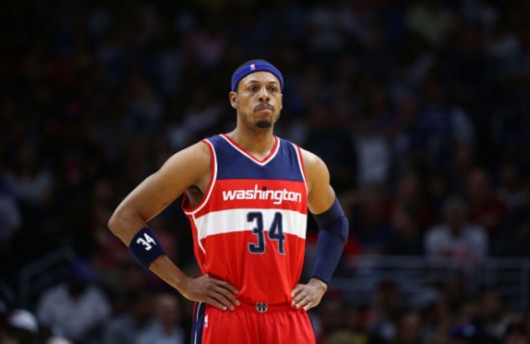 曼联、利物浦近五轮各1胜，英超积分榜曼联积22分，领先利物浦。（曼联利物浦近五轮各仅一胜，英超积分曼联22分暂压利物浦）