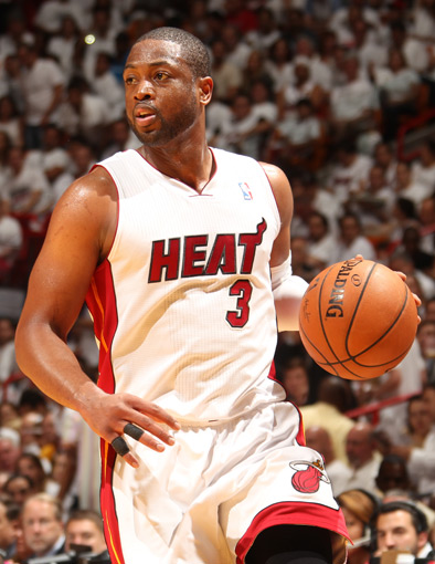 太阳主帅奥特打造团队篮球，助攻数超湖人一倍防守更强（奥特执教的太阳打出团队篮球：助攻是湖人的两倍，防守更强硬）