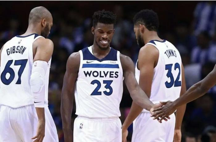 邵佳一执掌国足3把火：体能、纪律、数据，混日子球员的好日子到头了！（邵佳一接手国足祭出三板斧：体能为先、纪律从严、数据说话，混日子球员没戏了）