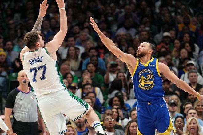 奇兵！萨格斯首节高效10分3助攻，带领魔术领先尼克斯（萨格斯首节爆发砍下10分3助攻，助魔术取得对尼克斯的领先）