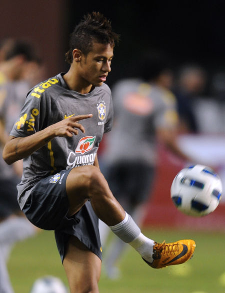 关键时刻发力！迪亚洛末节独砍11分杀死比赛（末节发威！迪亚洛单节11分终结悬念）