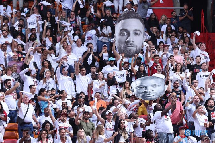 拒绝做网红球队！曼联4-1狼队连升6名至第6 积分追平欧冠区（不当流量队！曼联4-1狼队连跳6位至第6，积分追平欧冠线）