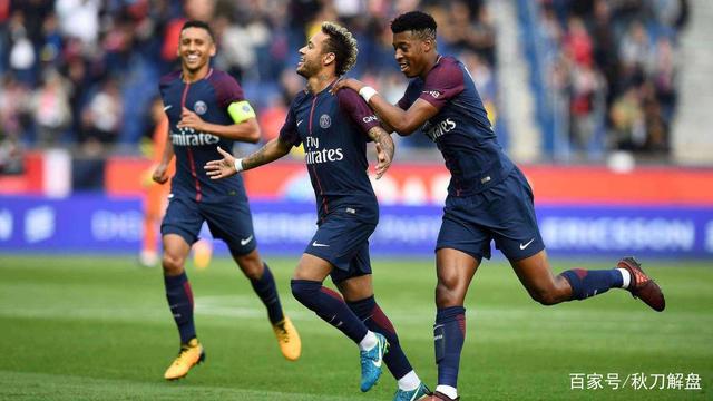 小波特本赛季8次单场25+5三分 前锋球员中第1 所有球员中第5（小波特本季已有8场25+且至少命中5记三分，前锋第一、全联盟第5）