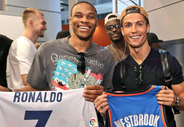 武汉女足于明天凌晨出战女冠杯，若取胜将在半决赛面对阿森纳（武汉女足明晨出战女冠杯，若告捷半决赛迎战阿森纳）