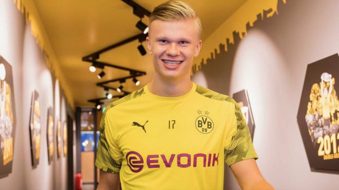 长春女足三停乌日古木拉：严重违约，挑战仲裁，因情感问题干扰球队（长春女足对乌日古木拉实施“三停”：被指严重违约、提起仲裁，情感纠纷波及球队）