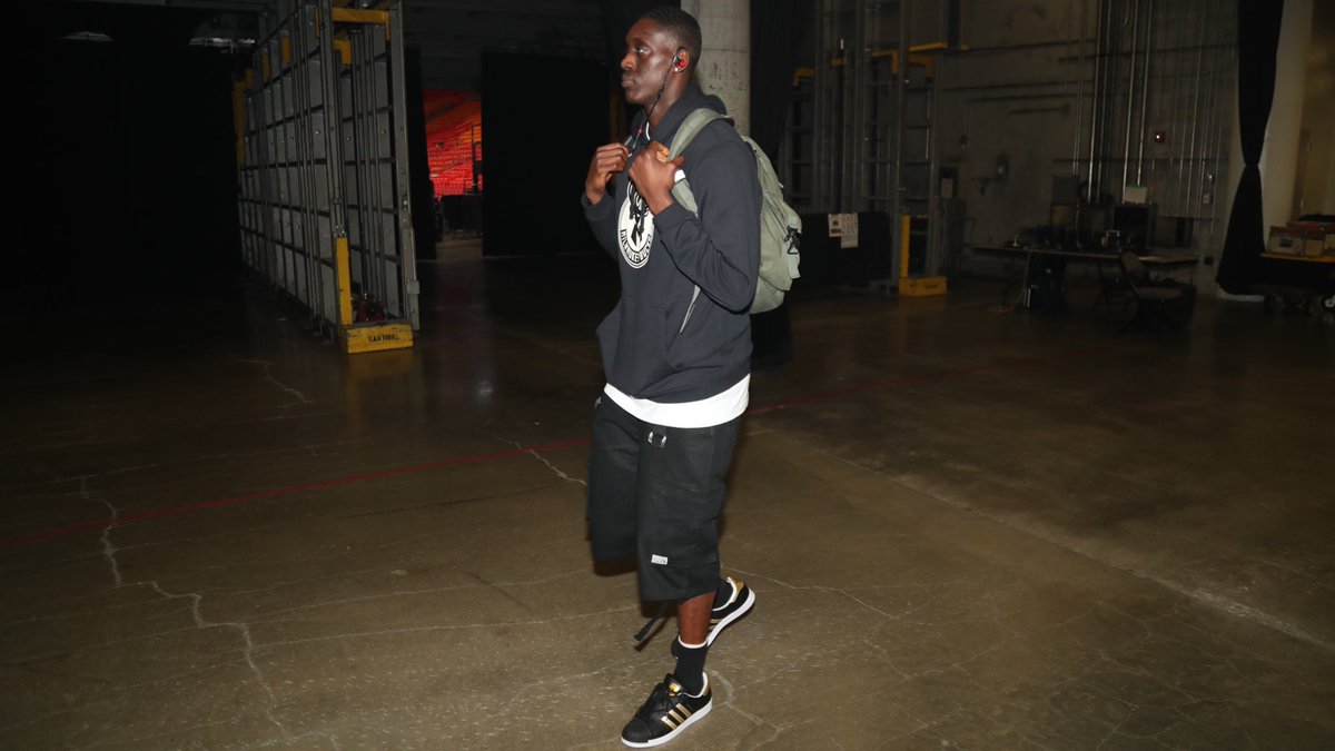 温家宝：球迷的呐喊让我们充满动力，场下我也会跟着他们唱歌（温家宝：球迷的呐喊激励着我们，场下我也会与他们一起唱歌）