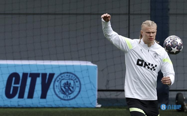 绽放北京足球披金挂银女足、青训、群众赛事均创佳绩（北京足球捷报频传：女足争金夺银，青训与群众赛事齐创佳绩）