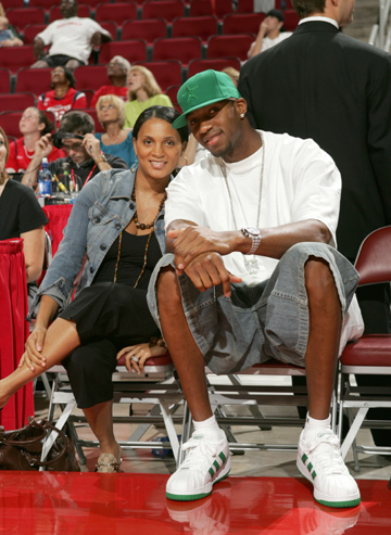 足球欧冠小组榜首争夺白热化（欧冠小组头名之争白热化）