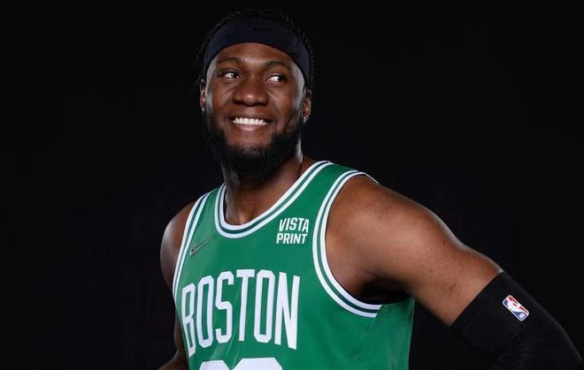 球队在最难的时候没有崩（球队在最艰难时刻挺住了）