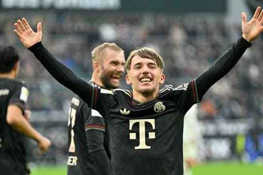 和他一起打球，队友也分不清是投篮还是传球（跟他同场，队友常常搞不清他到底是在投篮还是在传球）