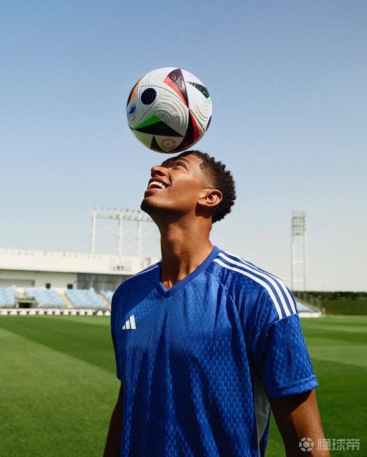 防守强度提升 主队掌控节奏（主队防守升级 掌控比赛节奏）