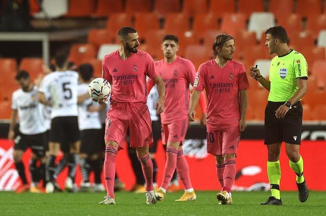 斯基拉：曼奇尼已与萨德签约1+2年，续约后年薪800万欧（斯基拉：曼奇尼与萨德签1+2合同，续约后年薪达800万欧）