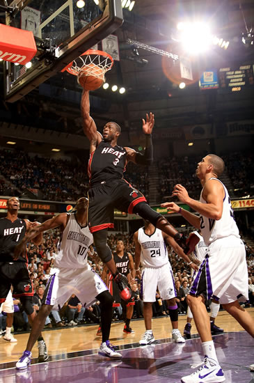 半场战报：马竞2-0皇家奥维耶多，瑟洛特梅开二度（半场快讯：马竞2-0领先皇家奥维耶多，瑟洛特双响）