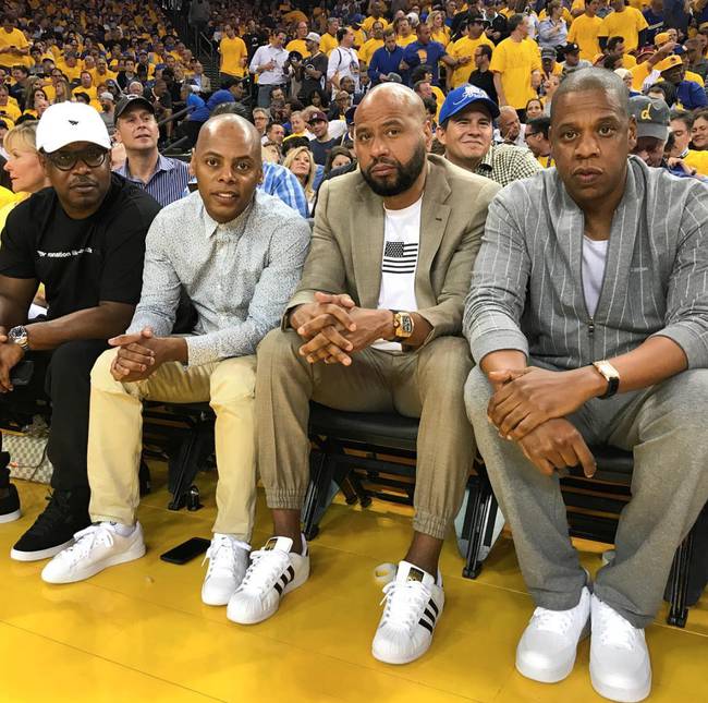 唯一后卫+断档领先！禁区命中率Top10：东契奇居首 湖人2中锋上榜（东契奇断档领跑、唯一后卫！禁区命中率TOP10：湖人两位中锋入选）